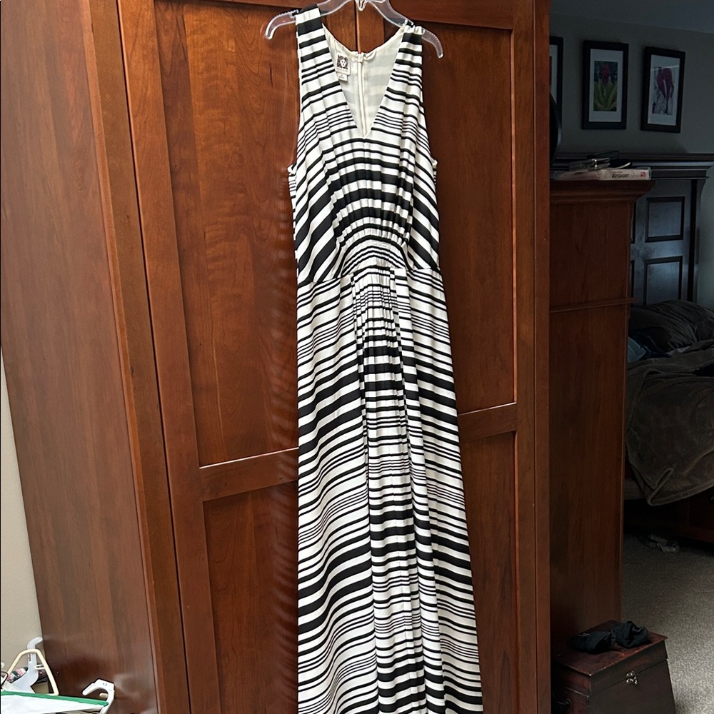 NWOT Anne Klein Stunning Summer Travel Black and White Maxi Dress 6